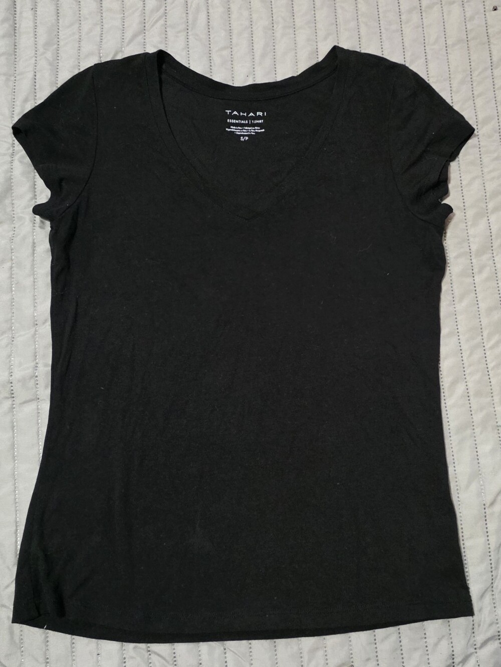 Tahari Essentials Black V Neck Tee S